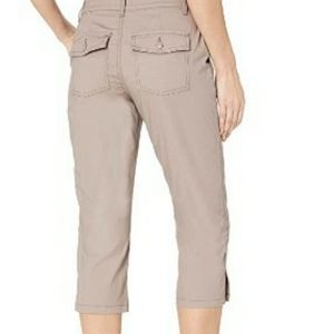 NWT Lee Capris